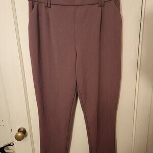 women's straight legged pants M
